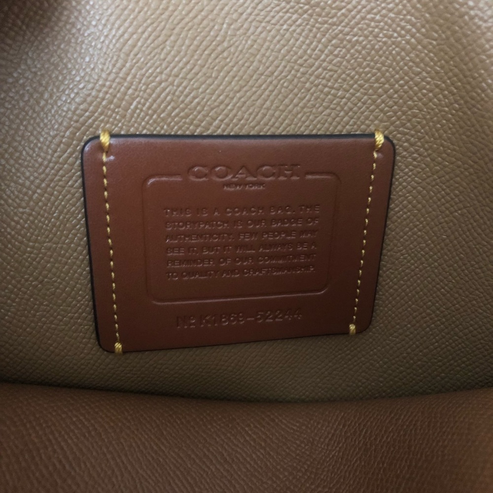 π«π« Coach Charlie Carryall w/ Rivets - Picture 7 of 8